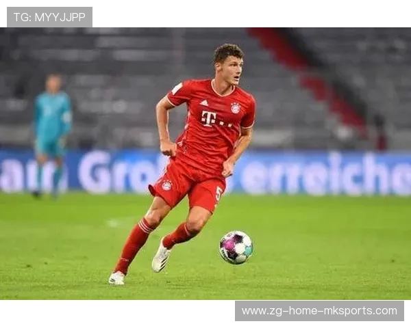 拜仁帕瓦尔反击下传球训练明显——精准传导，展现足球战术新高度