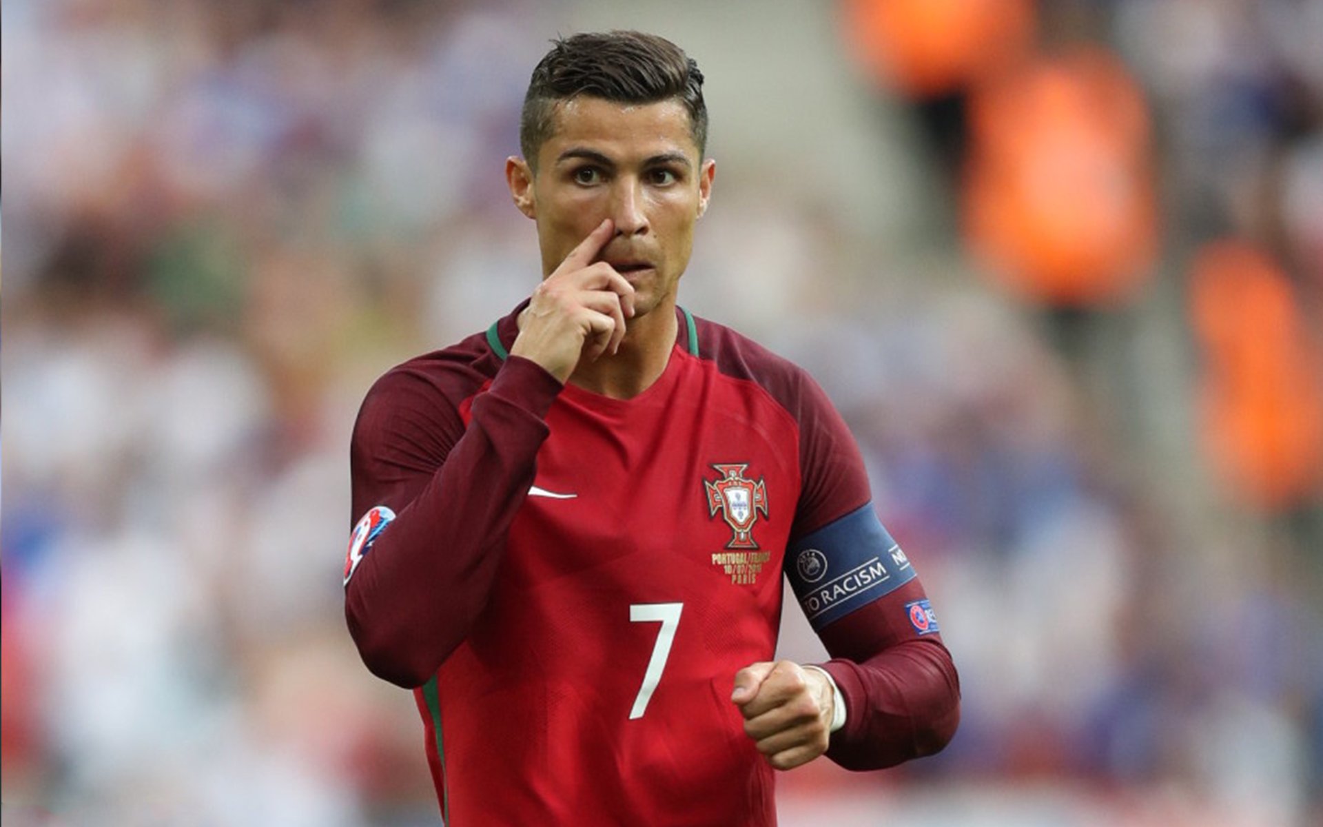 拜仁双后腰拦截覆盖能力极强，拜仁套后腰